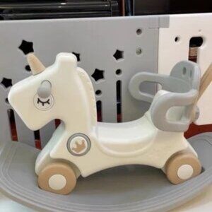 Children shake horse baby toy wooden horse
